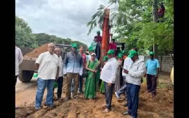 Activists stall Hyder Ali Road project in Mysuru, demand tree planting - News Karnataka