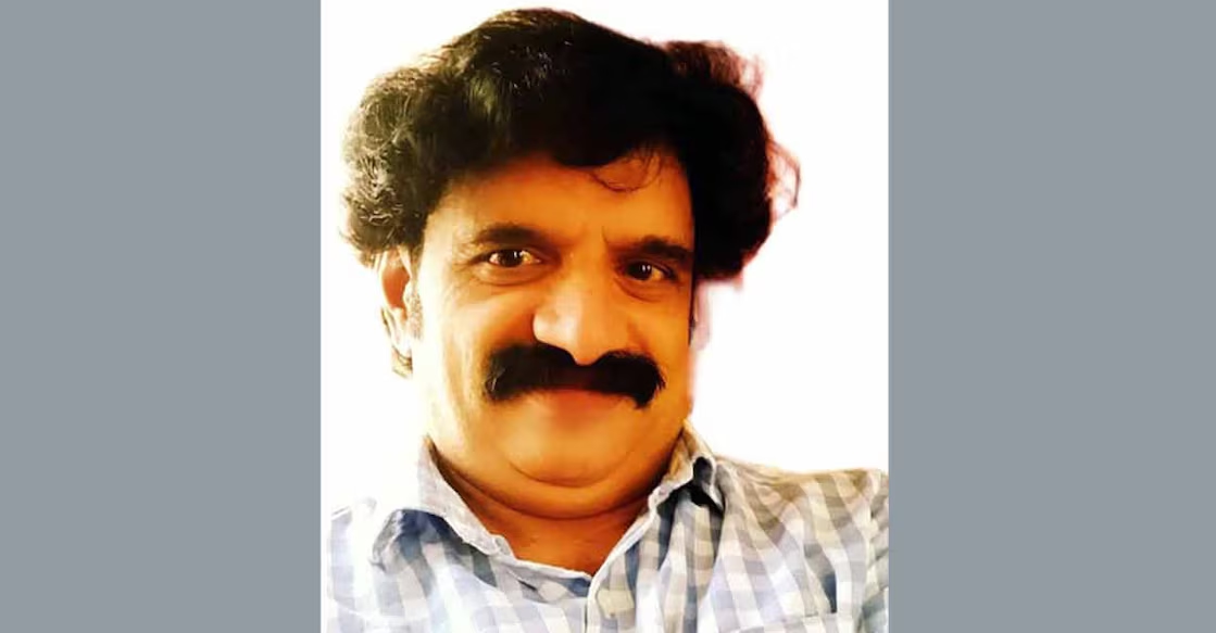 Headmaster refuses farewell party, donates TV as goodbye gift to school instead - News Karnataka