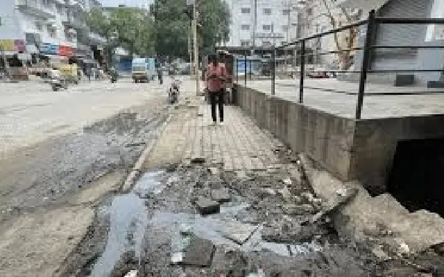 Bengaluru’s Vanishing Footpaths: A Unicorn City That Forgot to Walk - News Karnataka