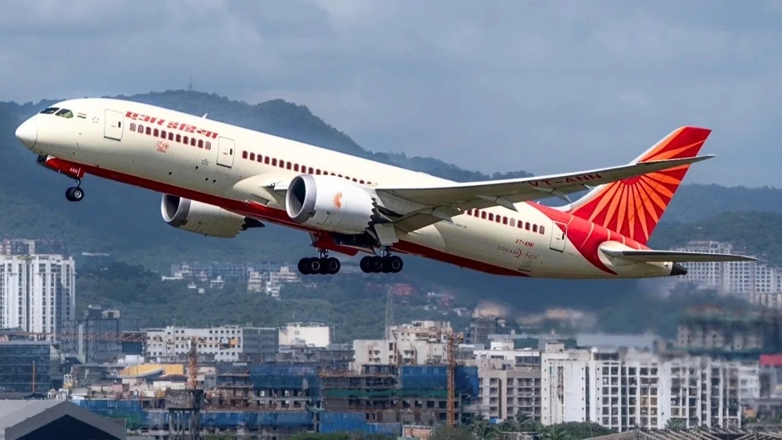 Burning smell mid-air forces Air India flight to turn back - News Karnataka