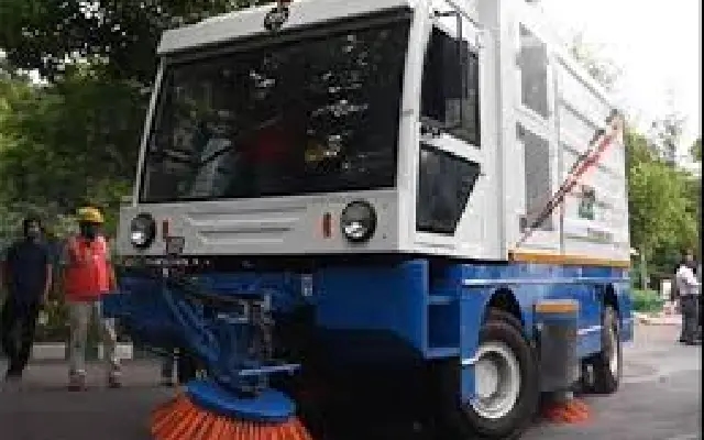 DK Shivakumar Unveils Smart CityCat Cleaner for Bengaluru - News Karnataka