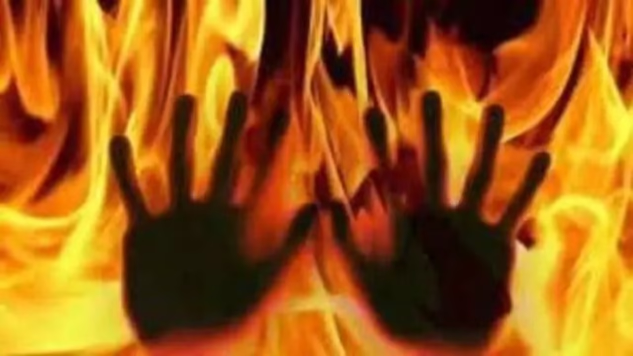 Driver's charred body found near Ongole; cops suspect foul play - News Karnataka