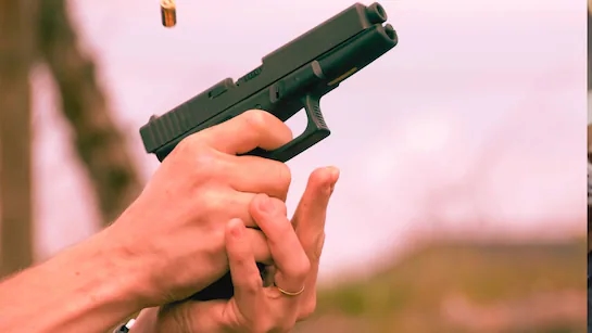 Drunken man shoots daughter-in-law and grandson, absconds - News Karnataka