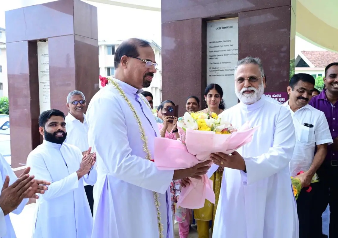 Graceful leadership transition at FMCI: Rev. Fr Faustine Lobo takes over as Director - News Karnataka