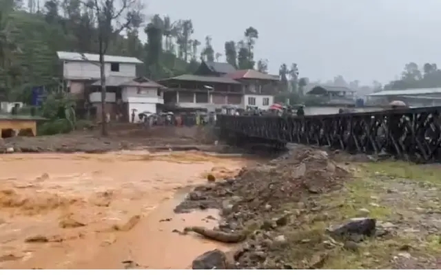 Floods Disrupt Life in Wayanad, Bailey Bridge Damaged, Residents Evacuated - News Karnataka