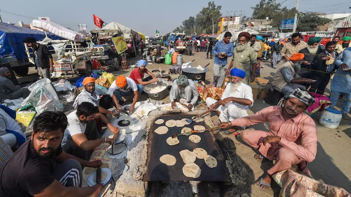 Roadside eateries creating chaos and risks for pedestrians - News Karnataka