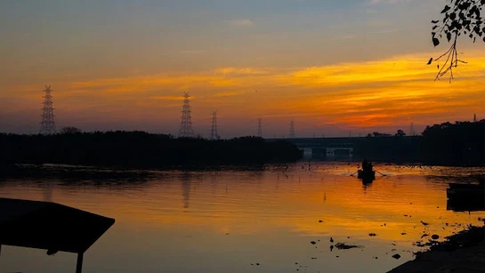 Hyderabad villagers save 300 lives at Godavari bridge, set example of humanity and vigilance - News Karnataka
