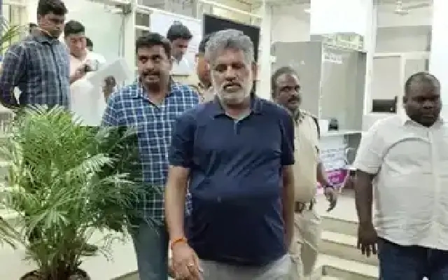 Jagan Mohan Reddy's Aide Chevireddy Bhaskar Reddy Arrested - News Karnataka
