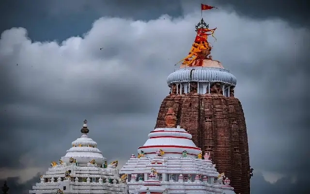 Divine Glimpse: Thousands Witness Rejuvenated Deities Ahead of Puri Rath Yatra - News Karnataka