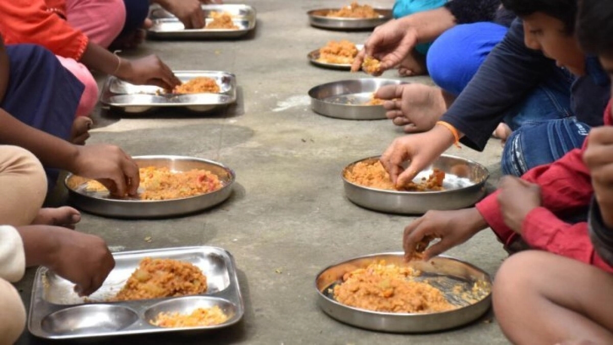 "Bugs in our food": schoolchildren’s plea sparks outrage over mid-day meal quality - News Karnataka