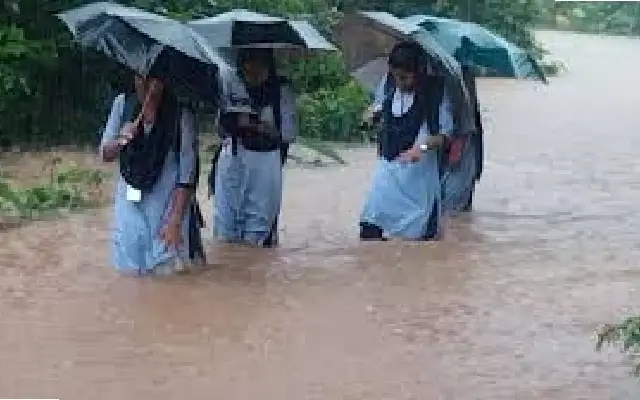 Deluge in Dakshina Kannada: Red Alert as Rain Drowns Roads and Homes - News Karnataka
