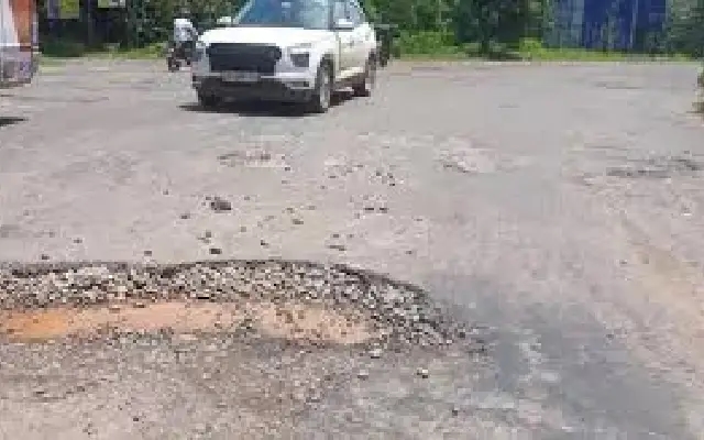MP Pushes for Urgent Widening of Bottlenecked Airport Road Stretch in Mangaluru - News Karnataka
