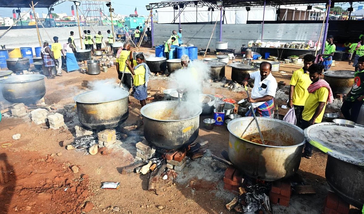 Manapatty: The wedding kitchen of Tamil Nadu where legends are stirred over woodfire - News Karnataka