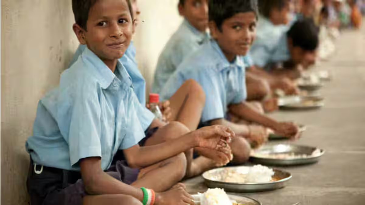 Mid-day meal cost revised with addition of eggs, laddoos for Odisha schoolchildren - News Karnataka