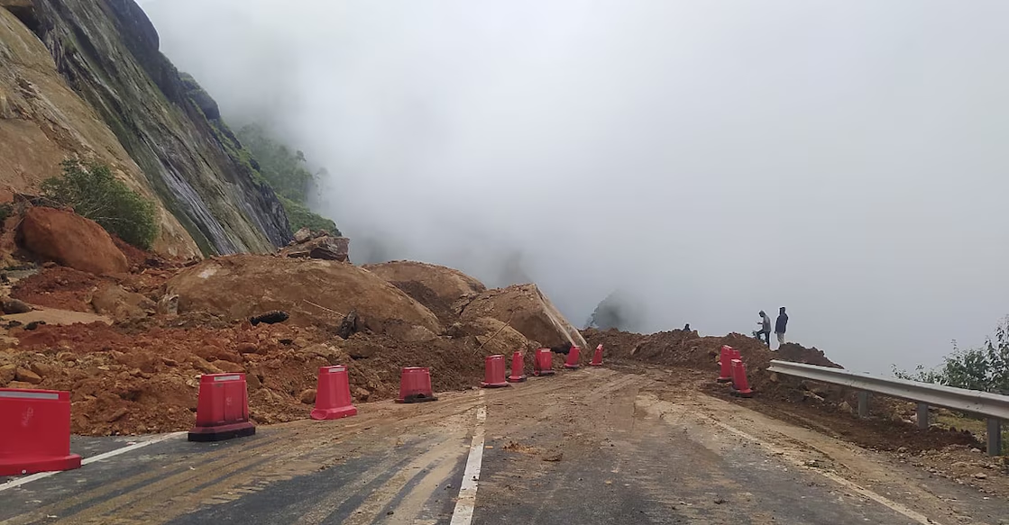 Night traffic banned on Munnar Gap Road amid heavy rain alert in Idukki - News Karnataka