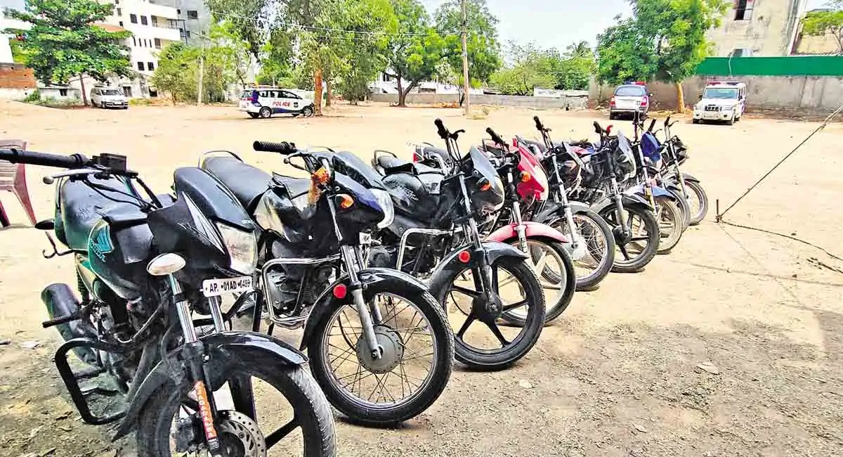 Six years later, stolen Kochi bike found rusting at Idukki police station - News Karnataka
