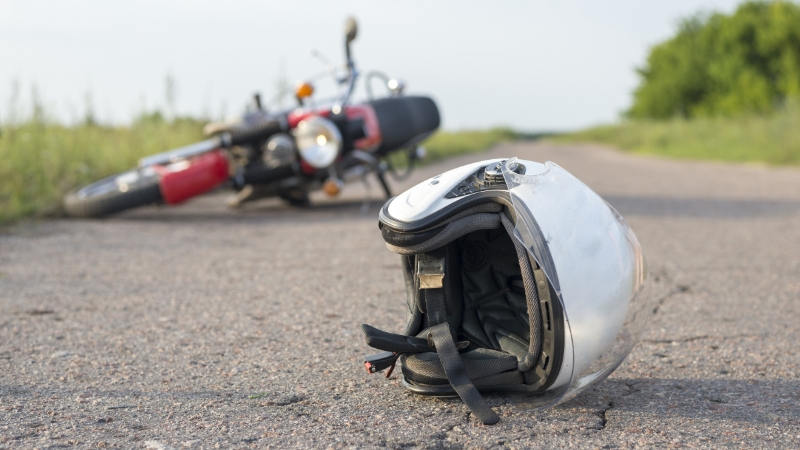 Speeding biker dies after hitting speed breaker near police station - News Karnataka
