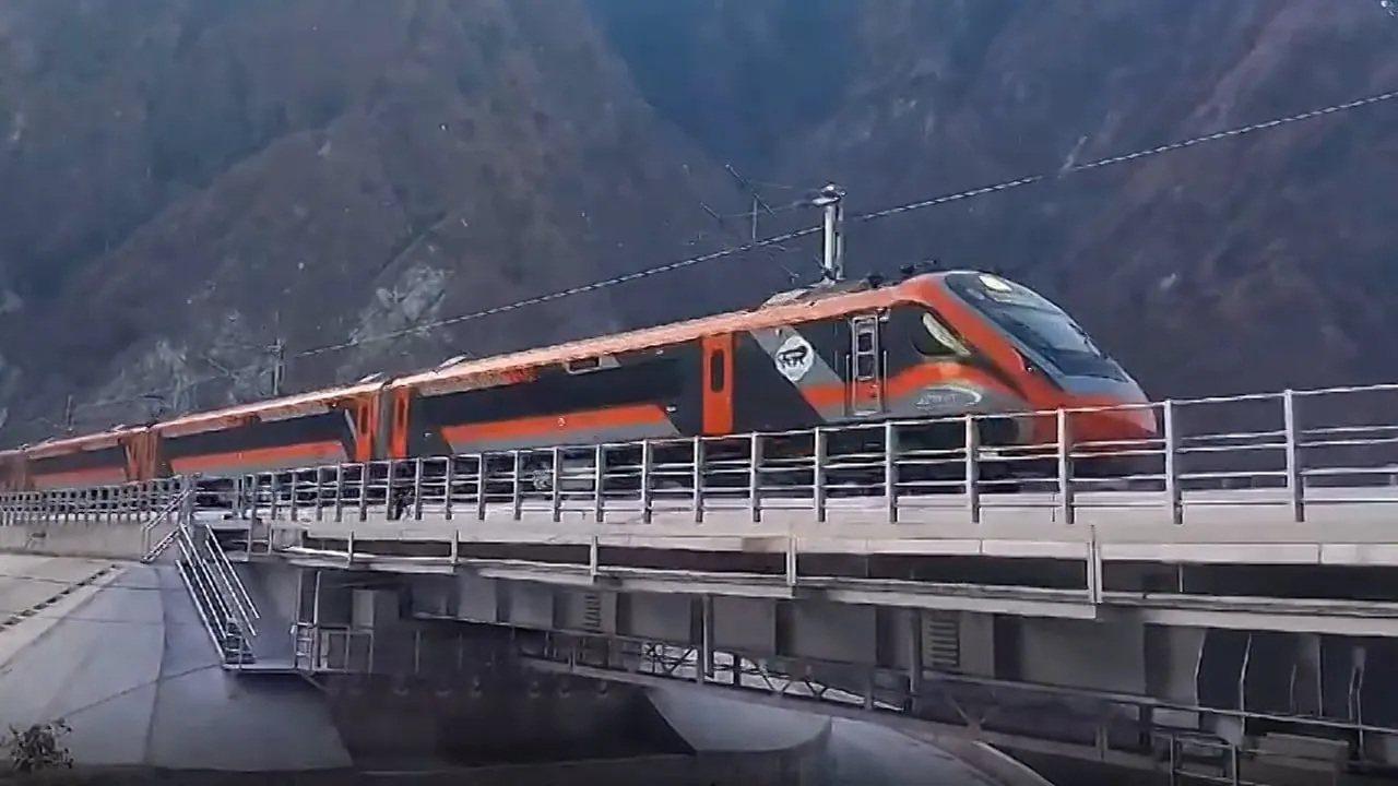 Srinagar to Katra Vande Bharat marks bold leap towards eco-smart India - News Karnataka
