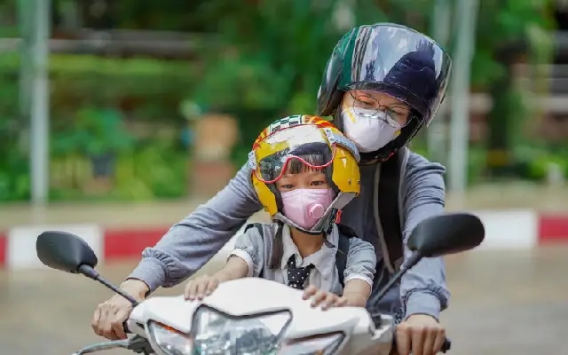 Mangaluru Enforces Safety Harness Rule for Children on Two-Wheelers - News Karnataka