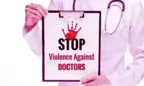 Vellore interns protest after female doctor attacked by patient’s attender - News Karnataka