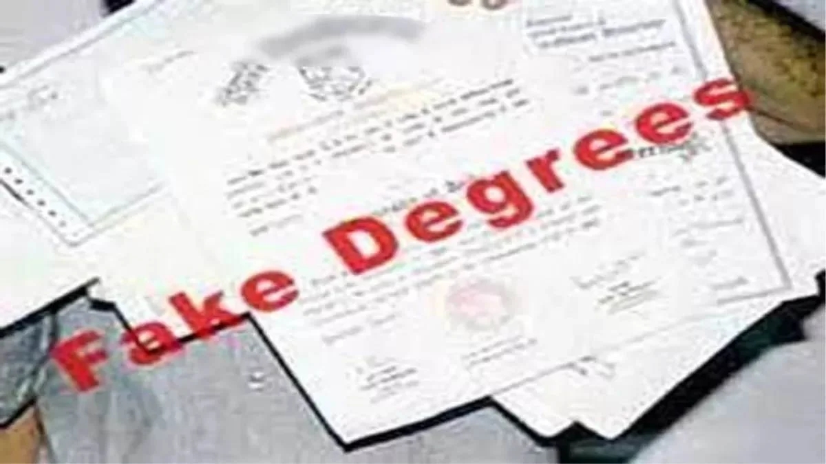 Web of lies: Fake degree cartel exposed in Delhi bust - News Karnataka