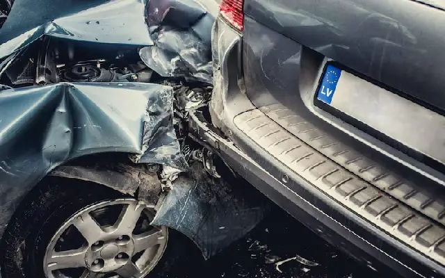 Tragic Night Crash Claims Lives of Two Young Men in Mangaluru - News Karnataka