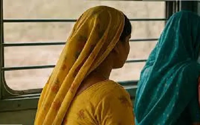 56 Women Rescued from Train in Bengal Racket Bust - News Karnataka