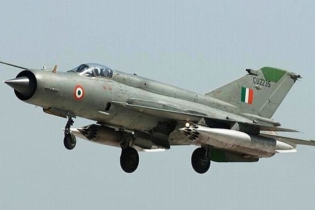 Air Force fighter jet crashes in Rajasthan’s Churu; two injured - News Karnataka