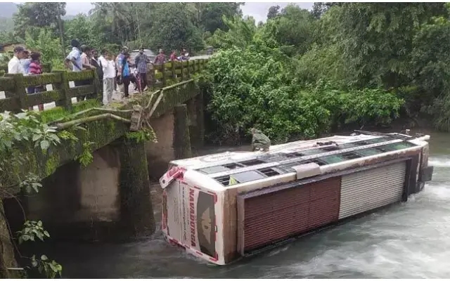 Bus plunges into stream near Agasur: One killed, - News Karnataka