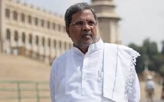 CM Siddaramaiah snubs DyCM Shivakumar at Sadhana Samavesha - News Karnataka