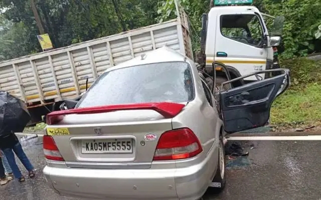 Four Youths Killed in Tragic Car-Lorry Crash Near Koyanadu - News Karnataka