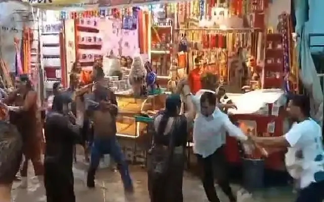 Clash at Khatushyamji Temple: Devotees Assaulted by Shopkeepers Amid Rain - News Karnataka