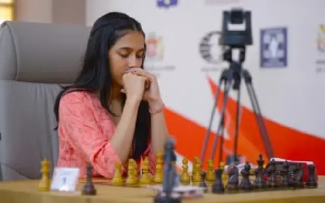 Divya Deshmukh holds Koneru Humpy to second draw - News Karnataka