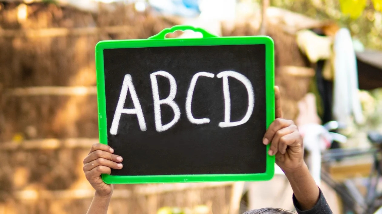 English medium claim sparks fee row at Karnataka Public School - News Karnataka