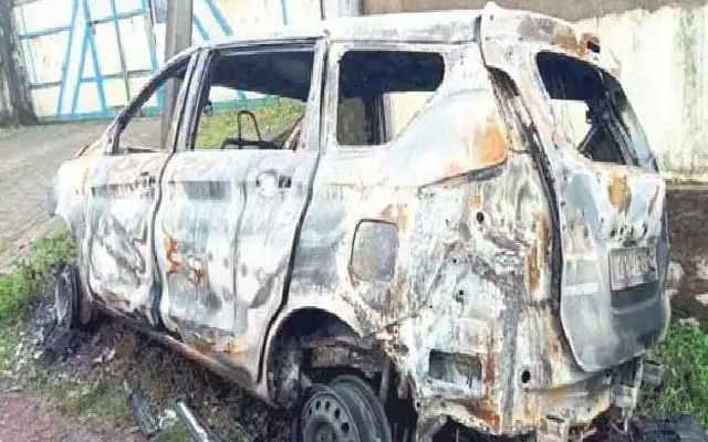 Car Engulfed in Flames After Hitting Electric Pole Near Ganjimutt; Driver Escapes - News Karnataka