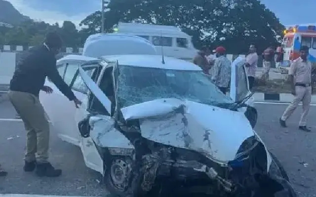Father, son among three killed as car overturns on Bengaluru-Mysuru highway - News Karnataka