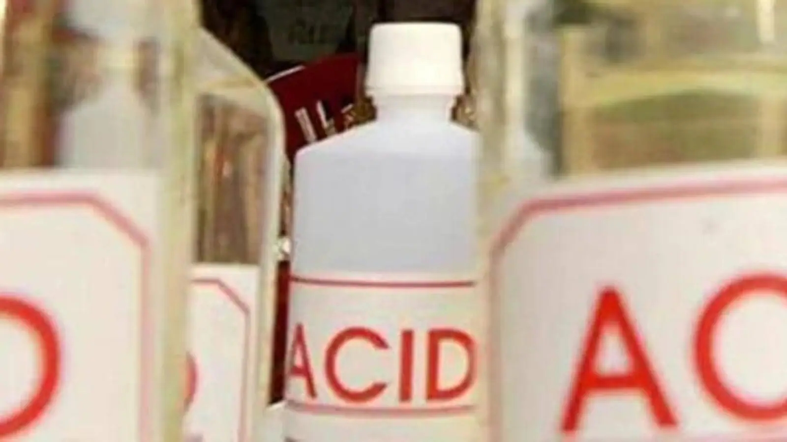 Father's revenge: Man throws acid on teen after daughter's suicide - News Karnataka