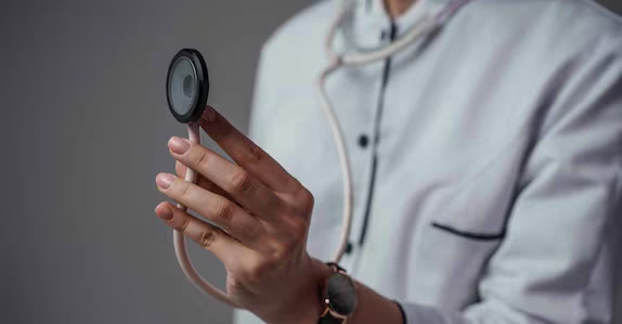 Four booked for assaulting doctor in Maniyoor - News Karnataka
