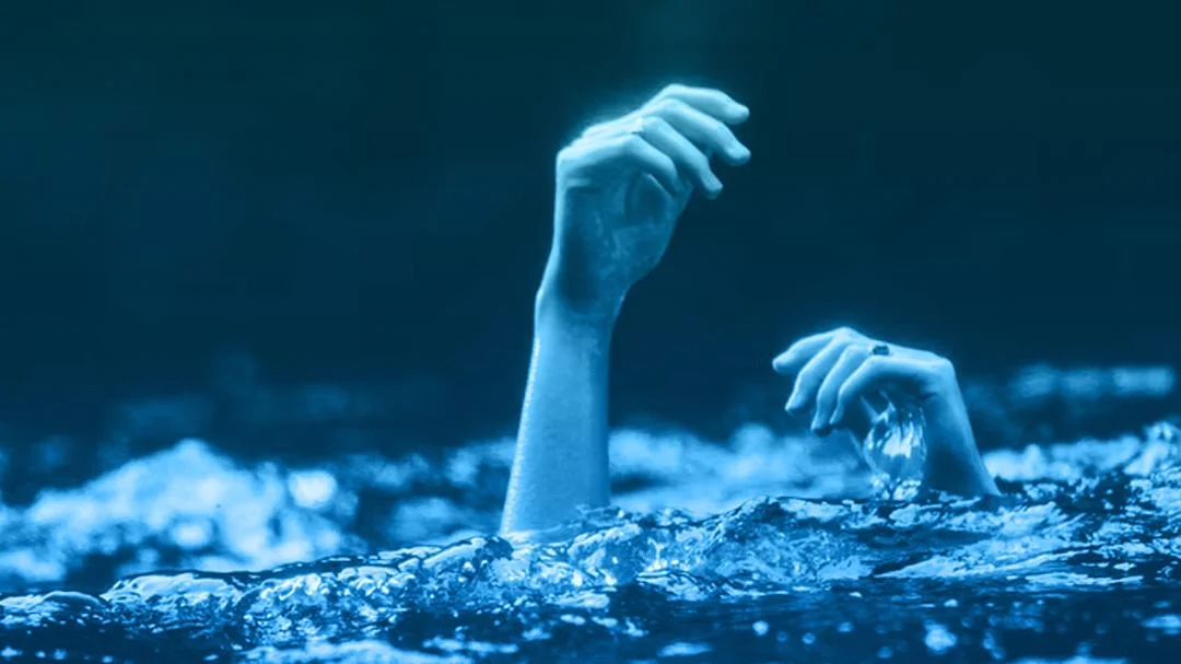 Heroic rescue in Karyangode: Woodworker saves two boys from drowning - News Karnataka