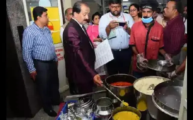 Hospital hygiene lapses spark outrage during surprise inspections in Mysuru - News Karnataka