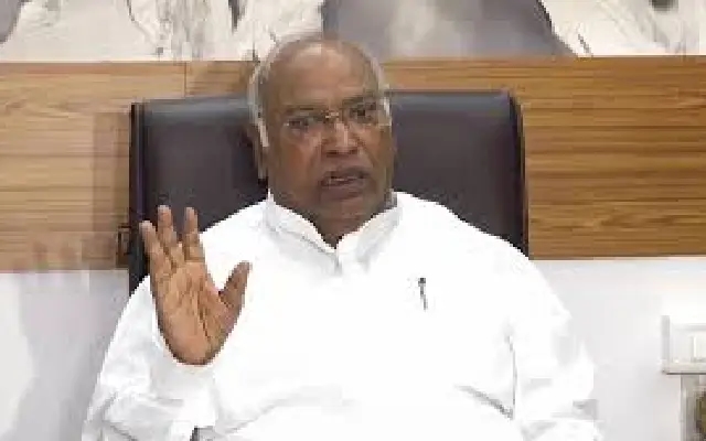 Kharge slams PM Modi over rising inequality, fund denial to Karnataka - News Karnataka