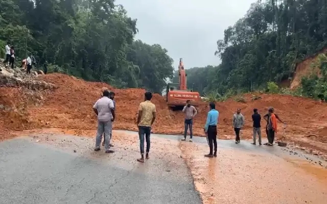 Landslide on NH 75 Brings Mangaluru-Bengaluru Traffic to Standstill - News Karnataka