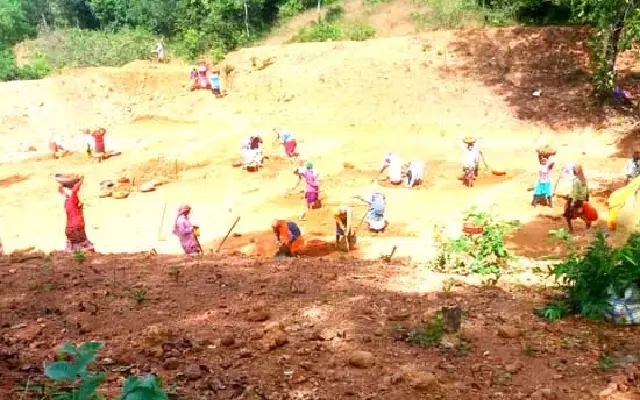 NREGA staff unpaid for months; non-cooperation stir stalls rural projects - News Karnataka