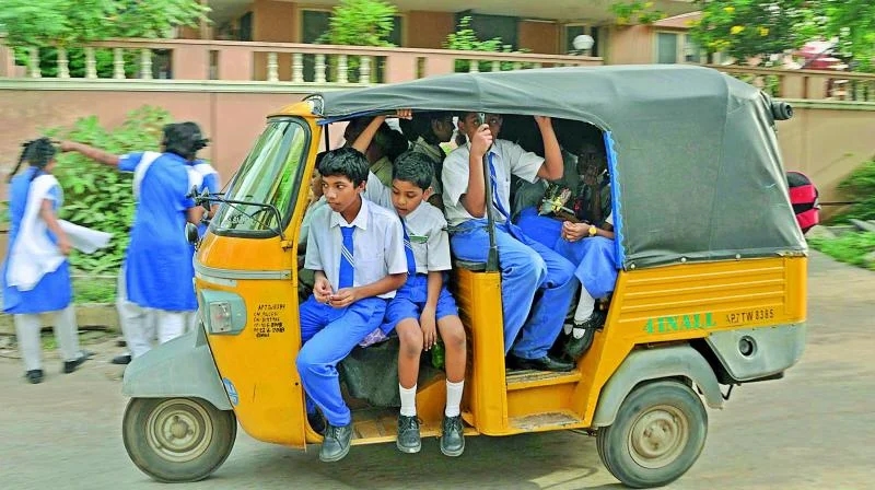 Overcrowded school autos in Hubballi spark safety concerns; crackdown imminent - News Karnataka