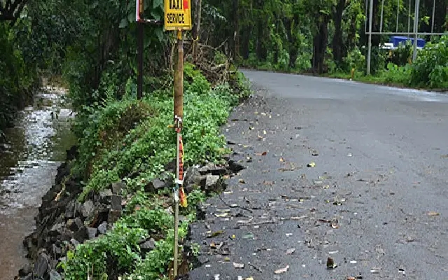 Indrali Railway Station Road Still Unsafe After 3 Years, Locals Demand Urgent Action - News Karnataka