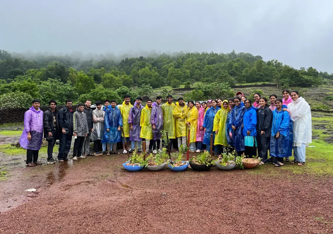 Sahyadri College’s CSE (AI&ML) department hosts ‘Vana Jeevana Yajna-2025' at Posadigumpe - News Karnataka