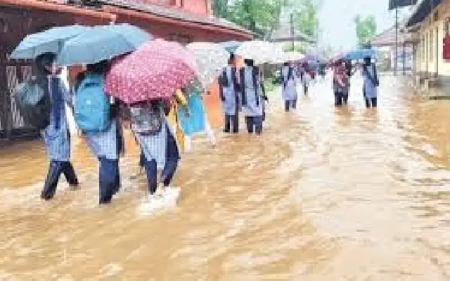 Schools shut across coastal Karnataka as heavy rains continue to lash region - News Karnataka