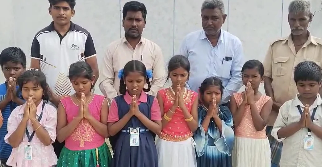 Chamarajanagar kids plead for toilets and clean water in crumbling school - News Karnataka