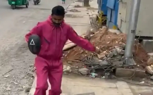 ‘Squid Game' skit by journalists shames BBMP over Bengaluru’s broken footpaths - News Karnataka