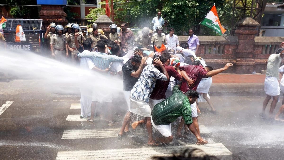 Tension flares in Kannur and Kasaragod schools amid strike unrest - News Karnataka